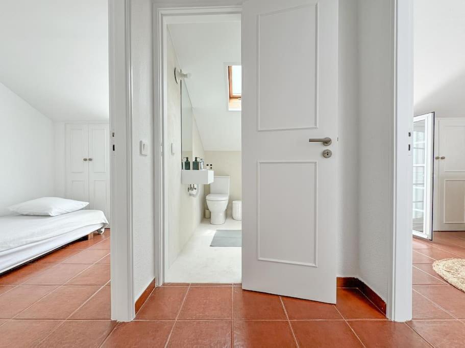 Costa Inn Beach House With Pool By Homeful Homes Costa de Caparica Buitenkant foto
