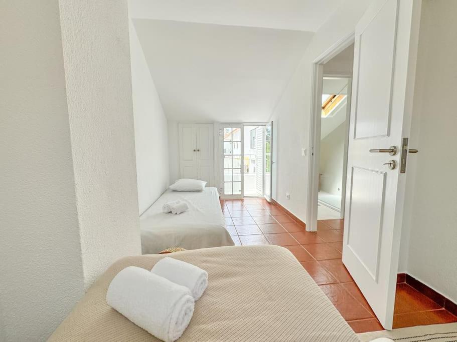 Costa Inn Beach House With Pool By Homeful Homes Costa de Caparica Buitenkant foto