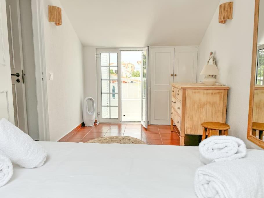Costa Inn Beach House With Pool By Homeful Homes Costa de Caparica Buitenkant foto