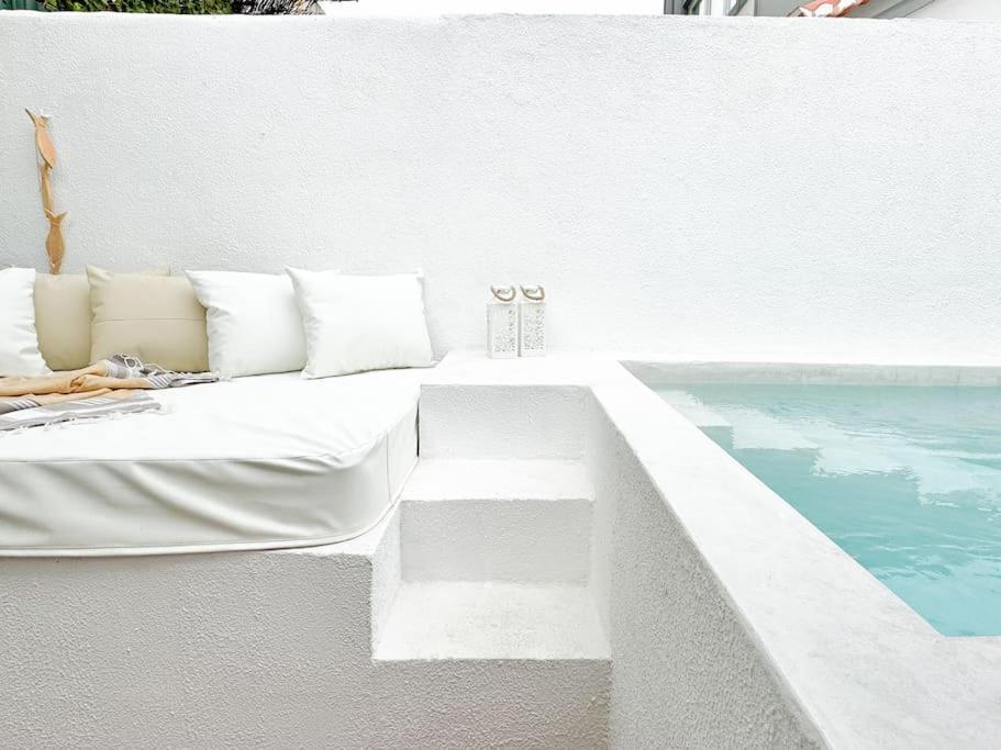 Costa Inn Beach House With Pool By Homeful Homes Costa de Caparica Buitenkant foto